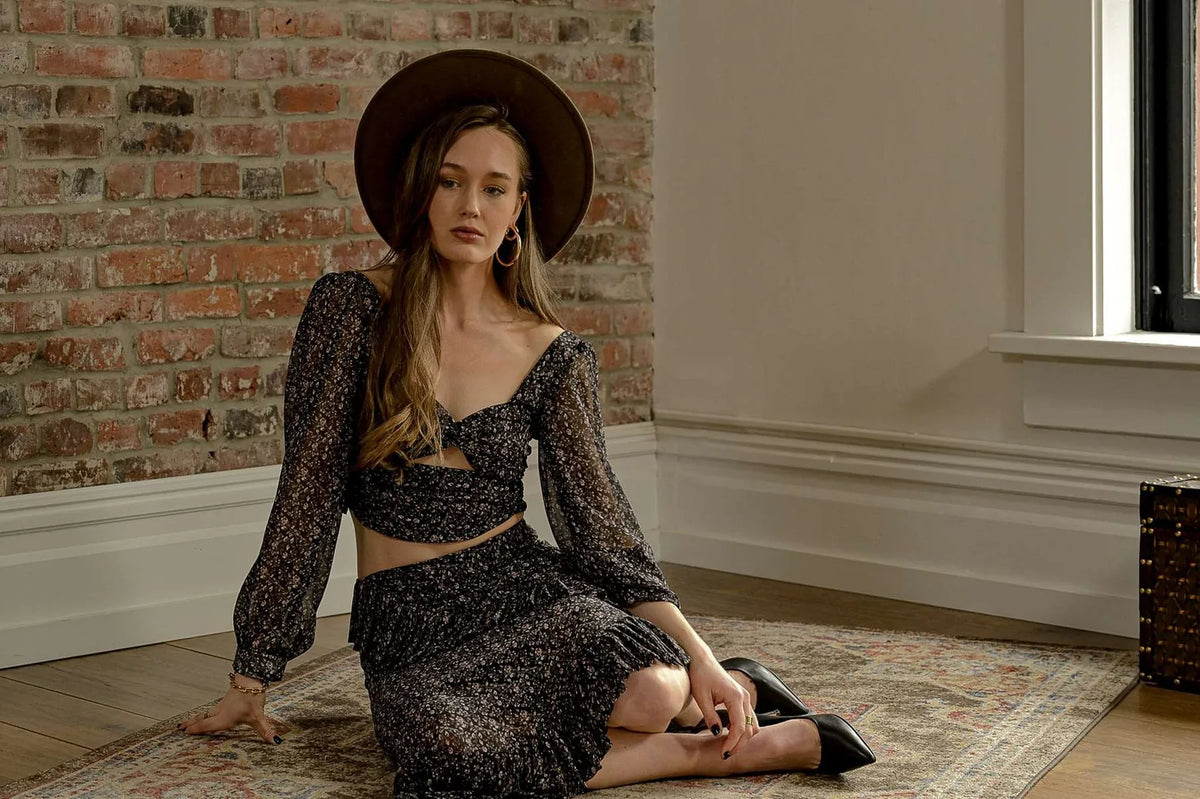 Sustainable Venetian Cut Out Top